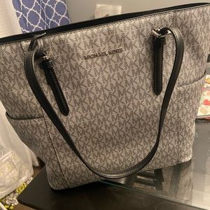 Michael Kors Hand Bag
